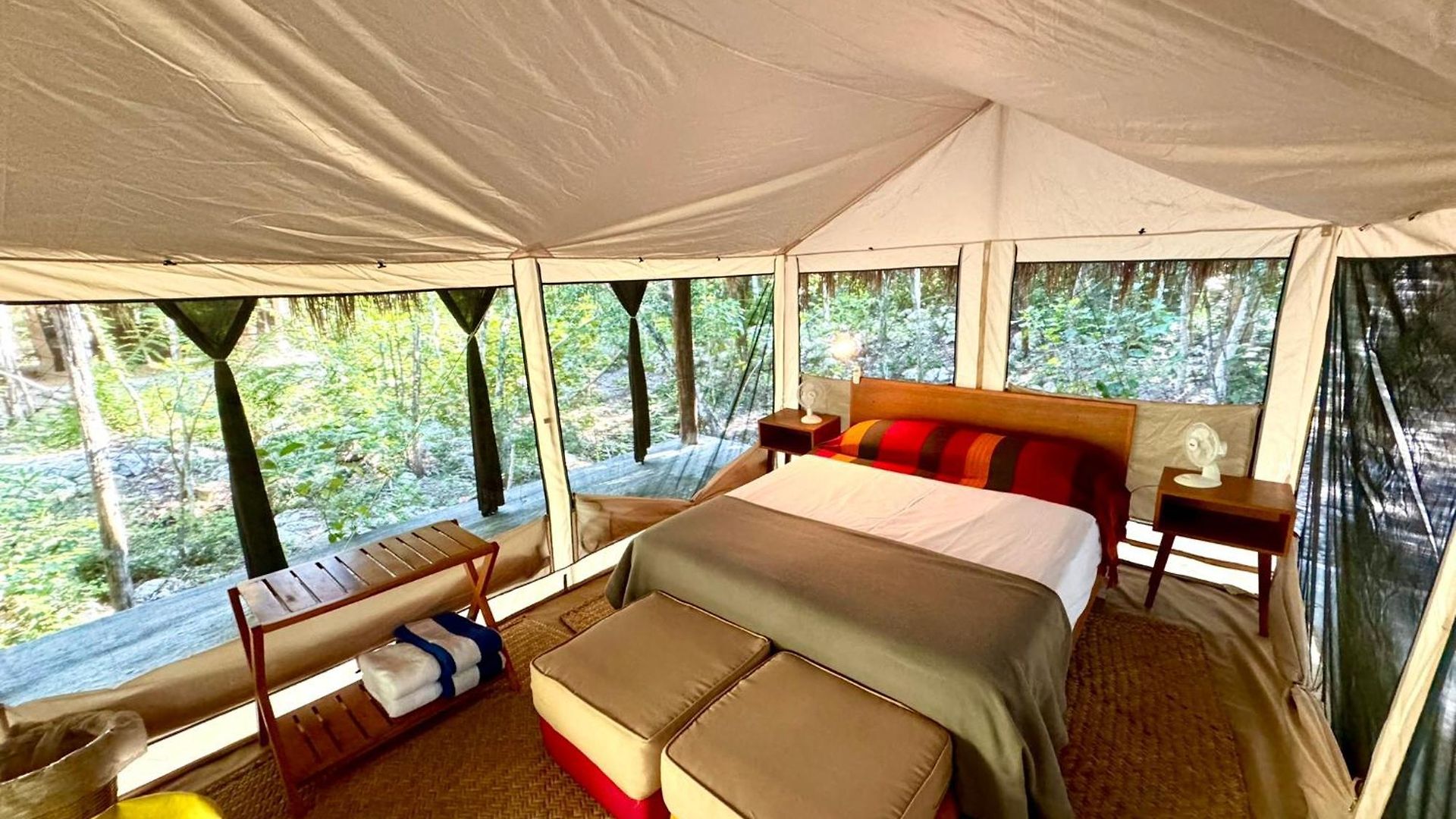 Glamping Bunga Lotus Tulum