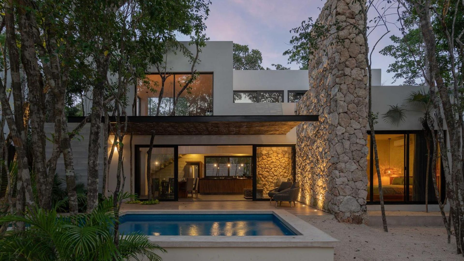 Twelve O'clock - Luxury Villa
