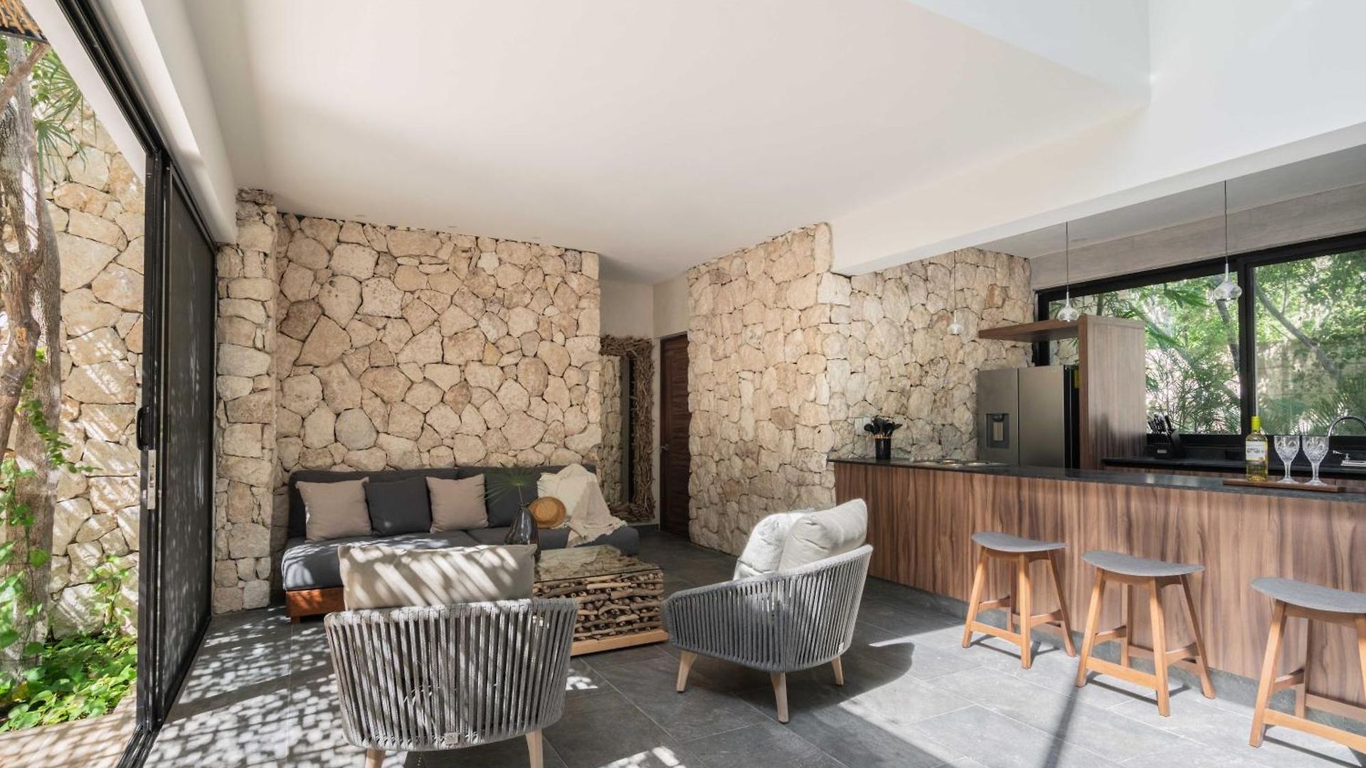 Villa Twelve O'clock - Luxury