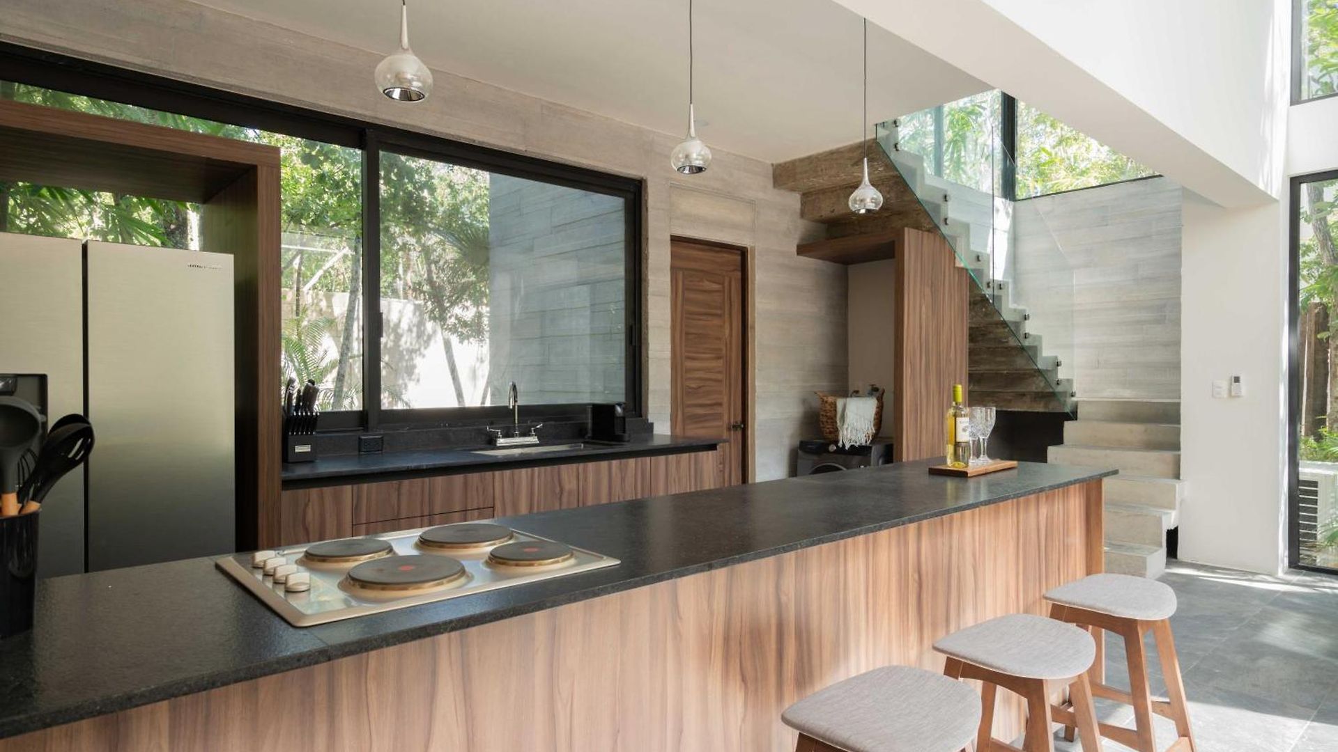 Twelve O'clock - Luxury Villa *