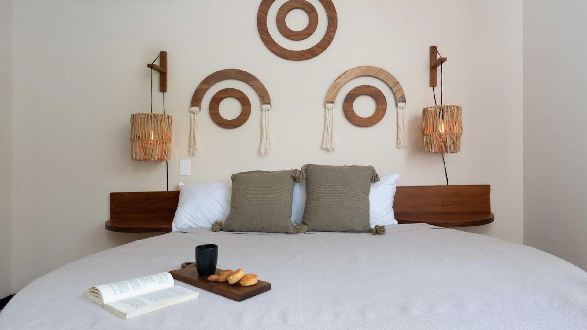 Penthouse Oasis: Rooftop Pool & Luxury Tulum