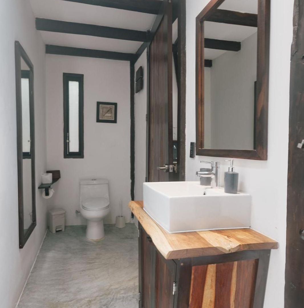Nahouse Jungle Lodge *