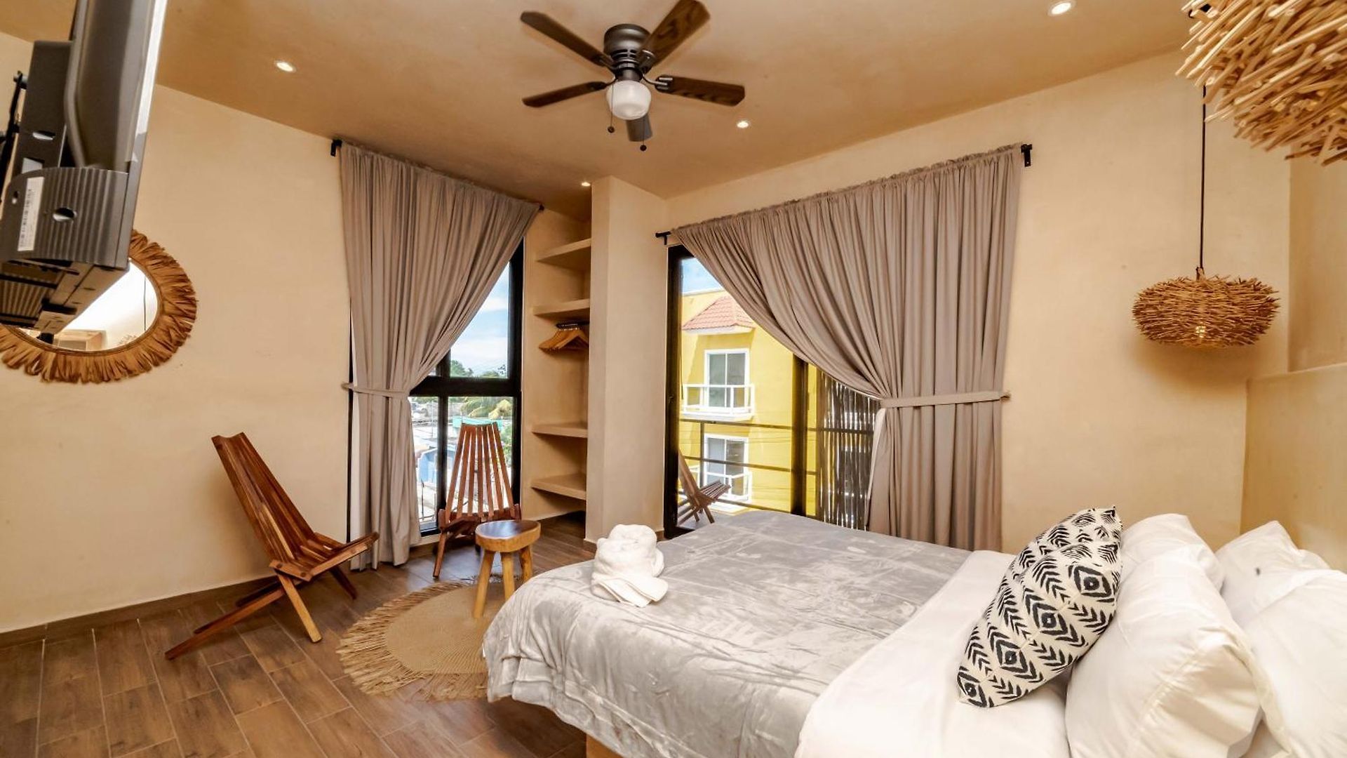 The Teodoro Apartahotel 4*