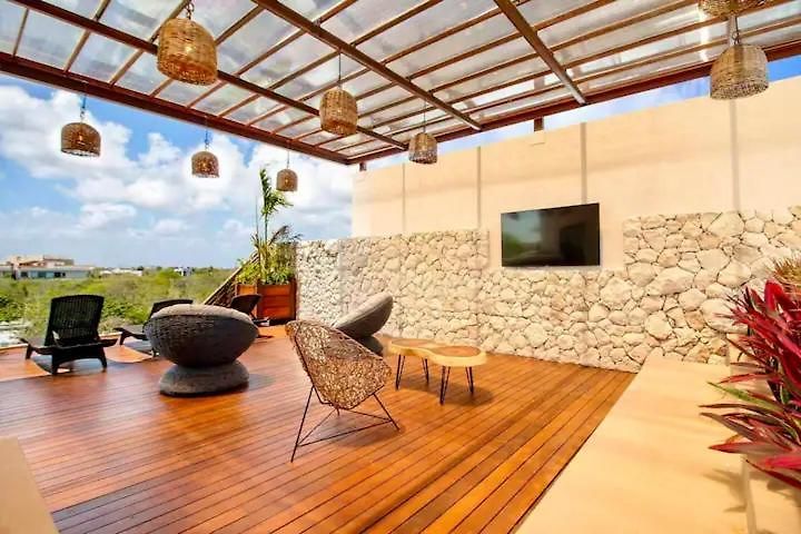 Sky K104 Hotel 5*