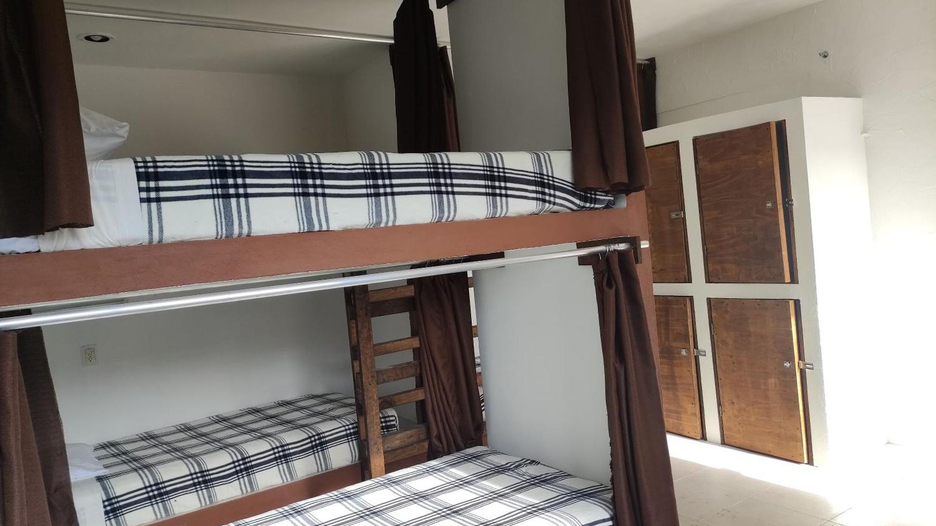 Hostel The - Food, Drinks And Transportation To The And Cenotes *