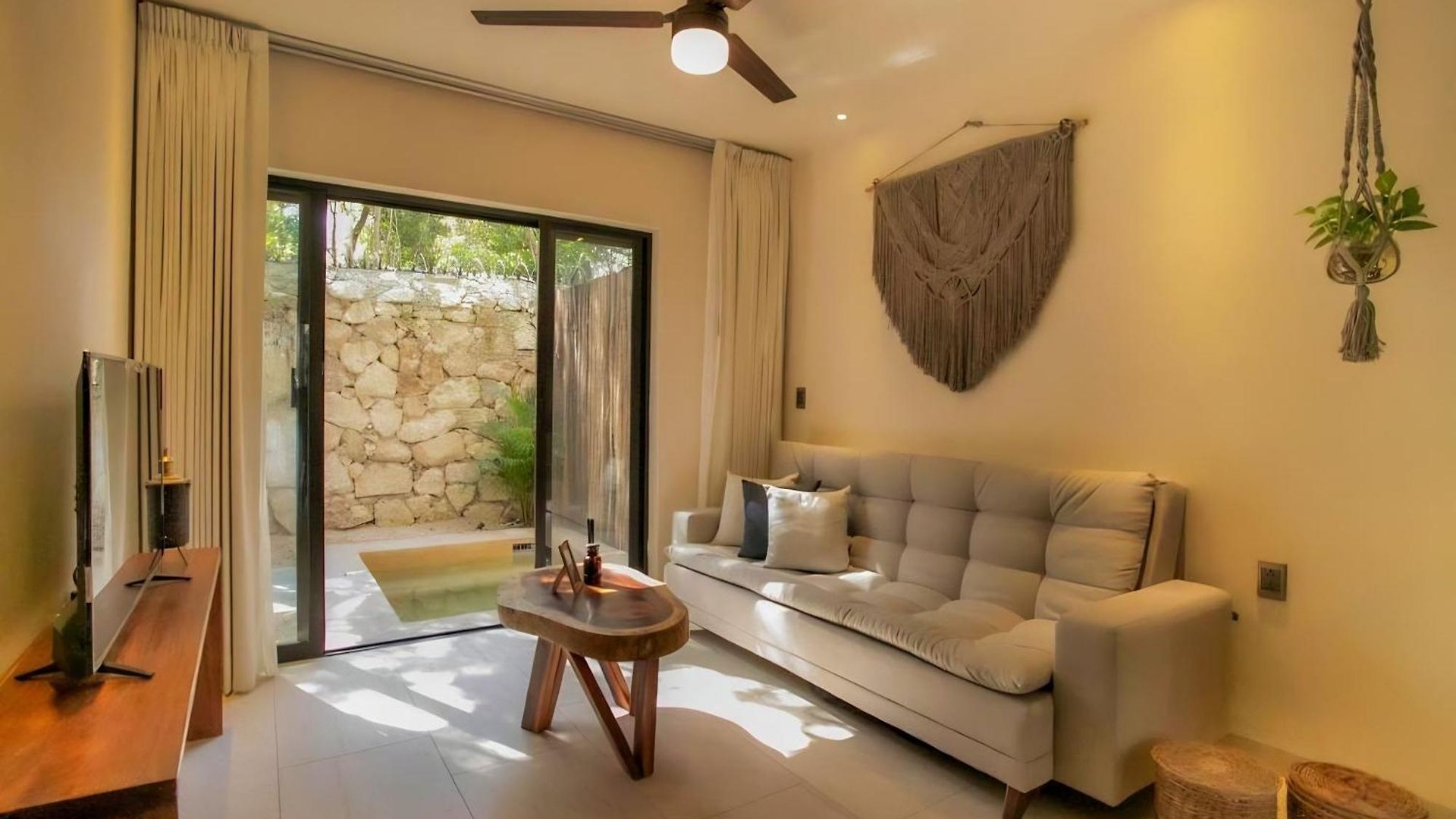 Etnica Residences Jungle Paradise