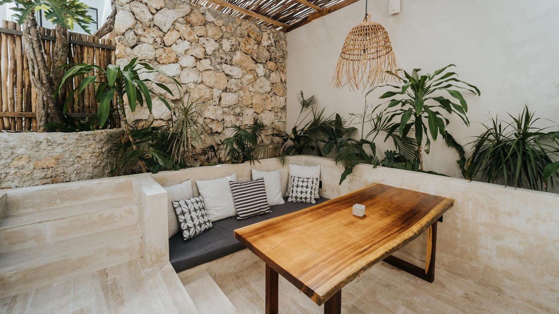 Villa Torana As Seen On Hgtv Tropic Like It S Hot New Hit Show Tulum