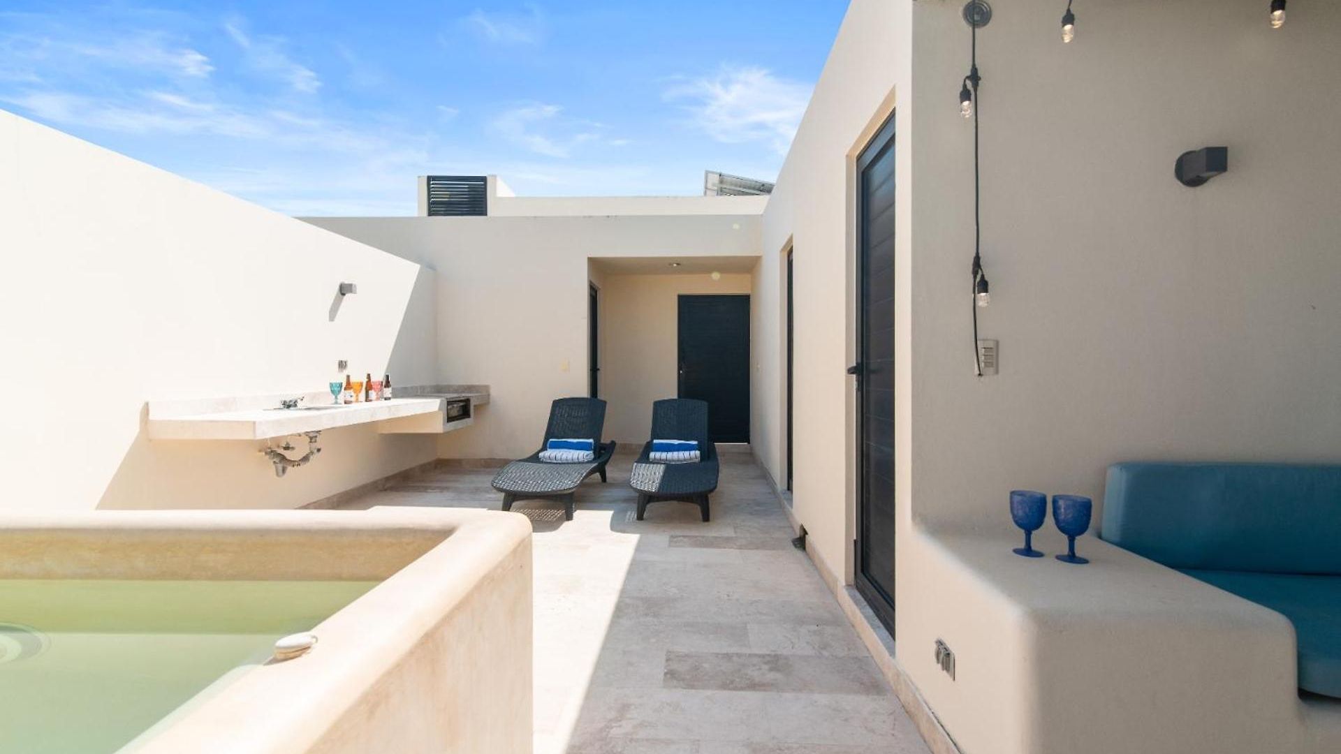 Luxurious Penthouse With Jungle View & Private Pool Apartment *