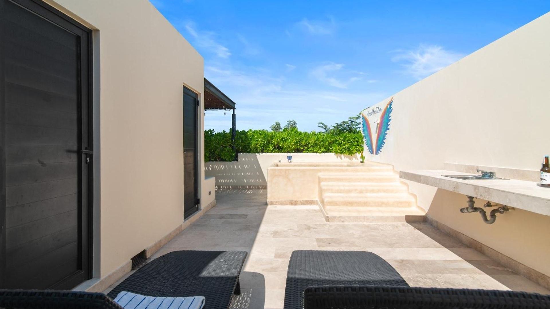 Luxurious Penthouse With Jungle View & Private Pool Apartment