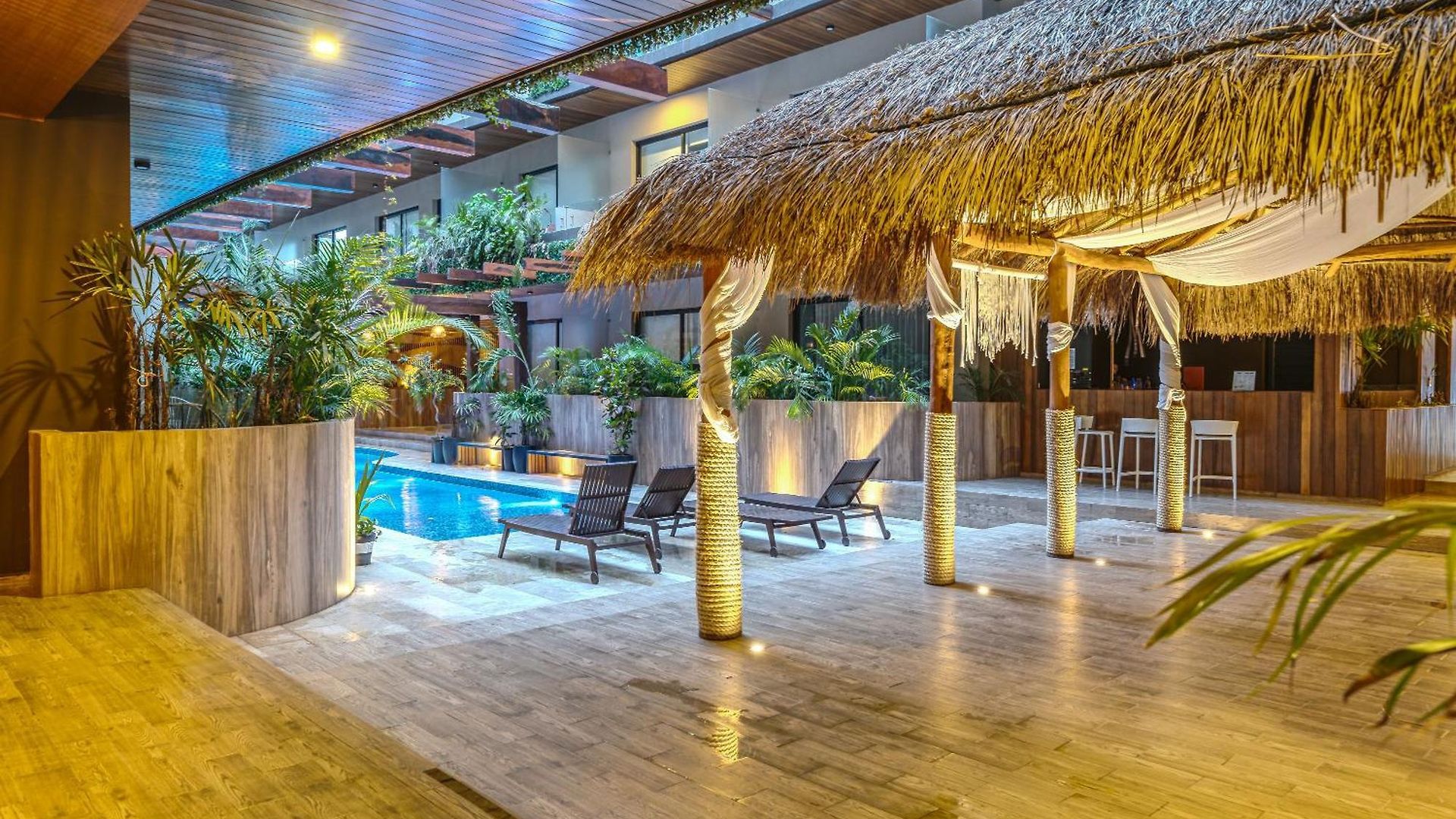Fast-wifi Sunset With Rooftop And Pool