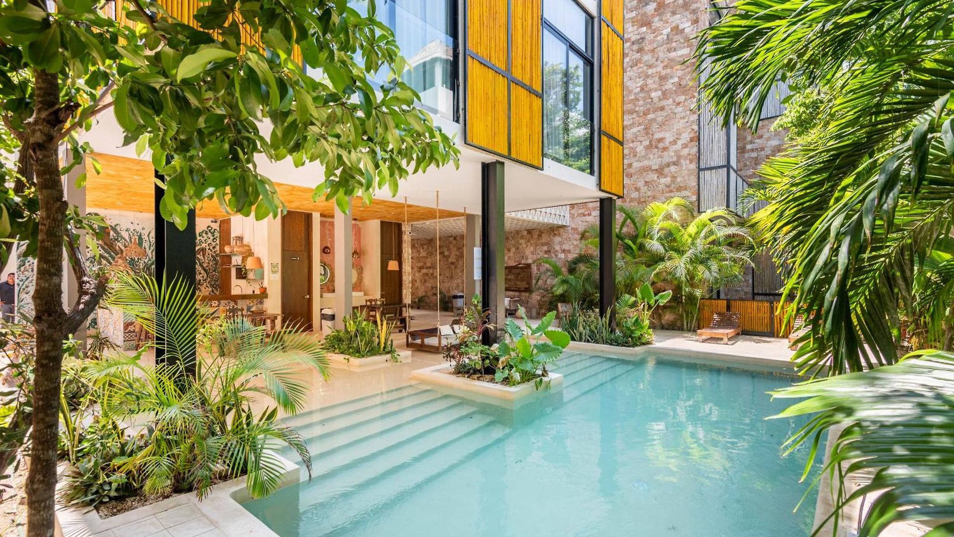Manor By The Spot Apartment