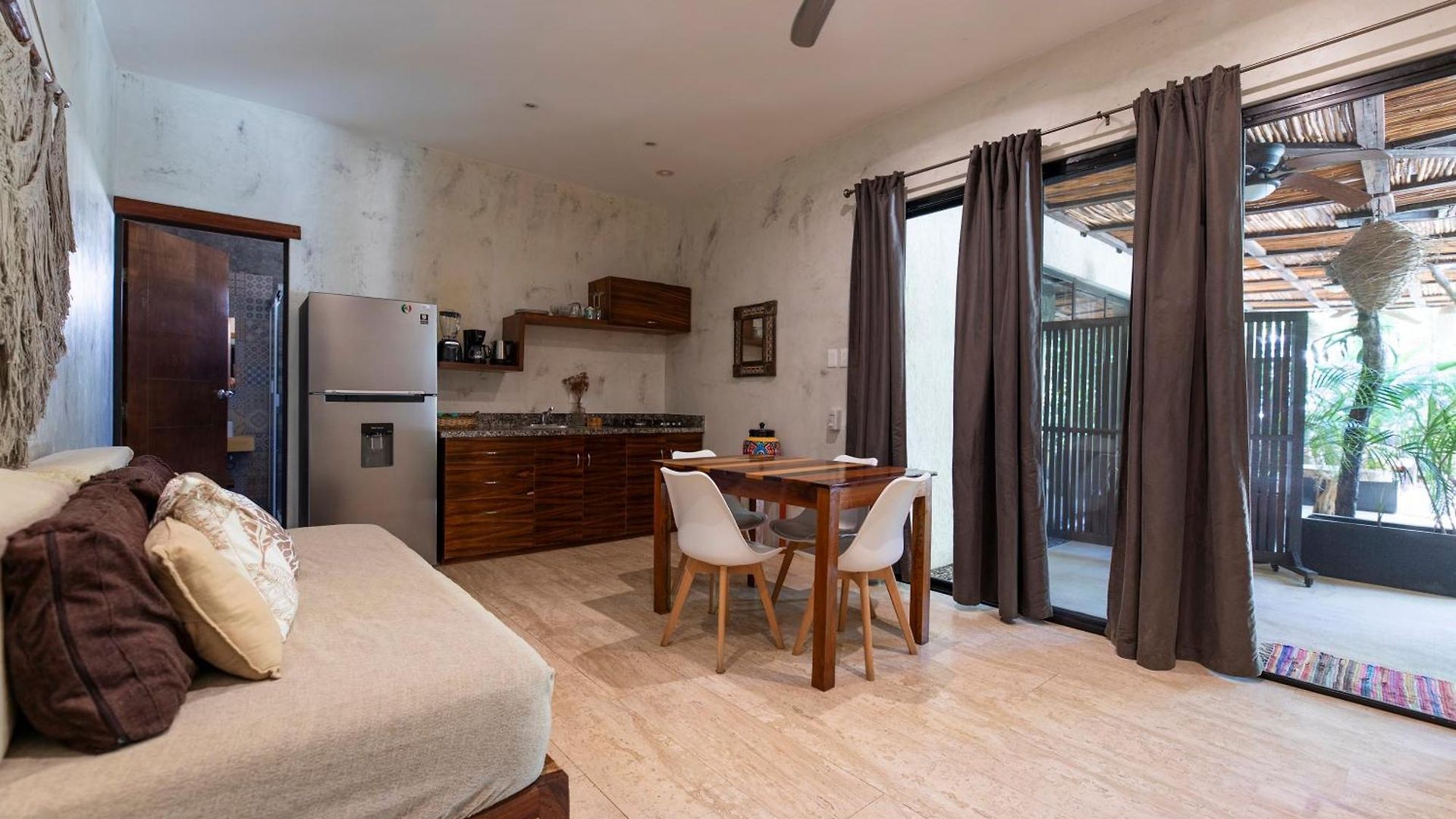 Trece Lunas - Enchanted Apartahotel