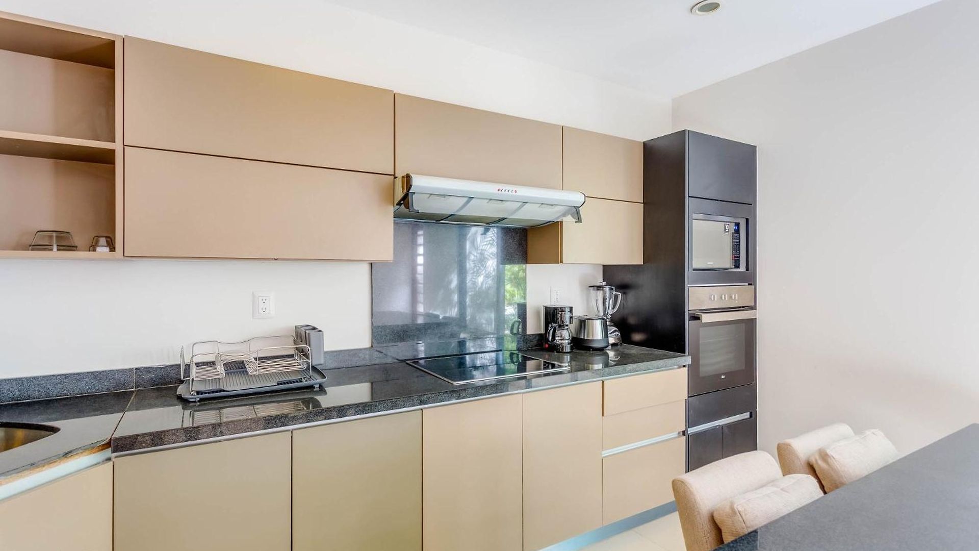 Hotel Moderna Yaxiik 19
