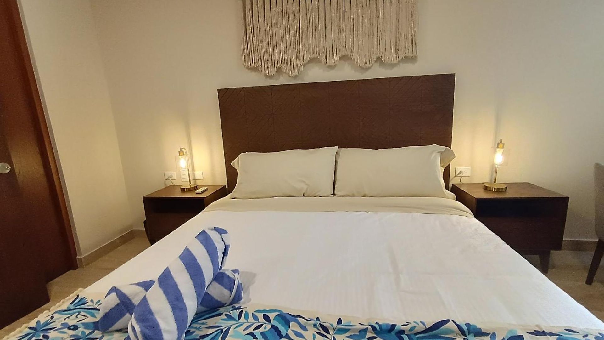 Luxury & Modern In Amenities By Yeah *