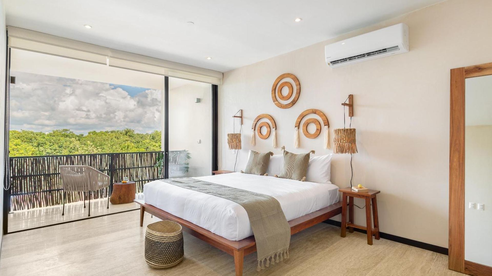 Penthouse Oasis: Rooftop Pool & Luxury Tulum