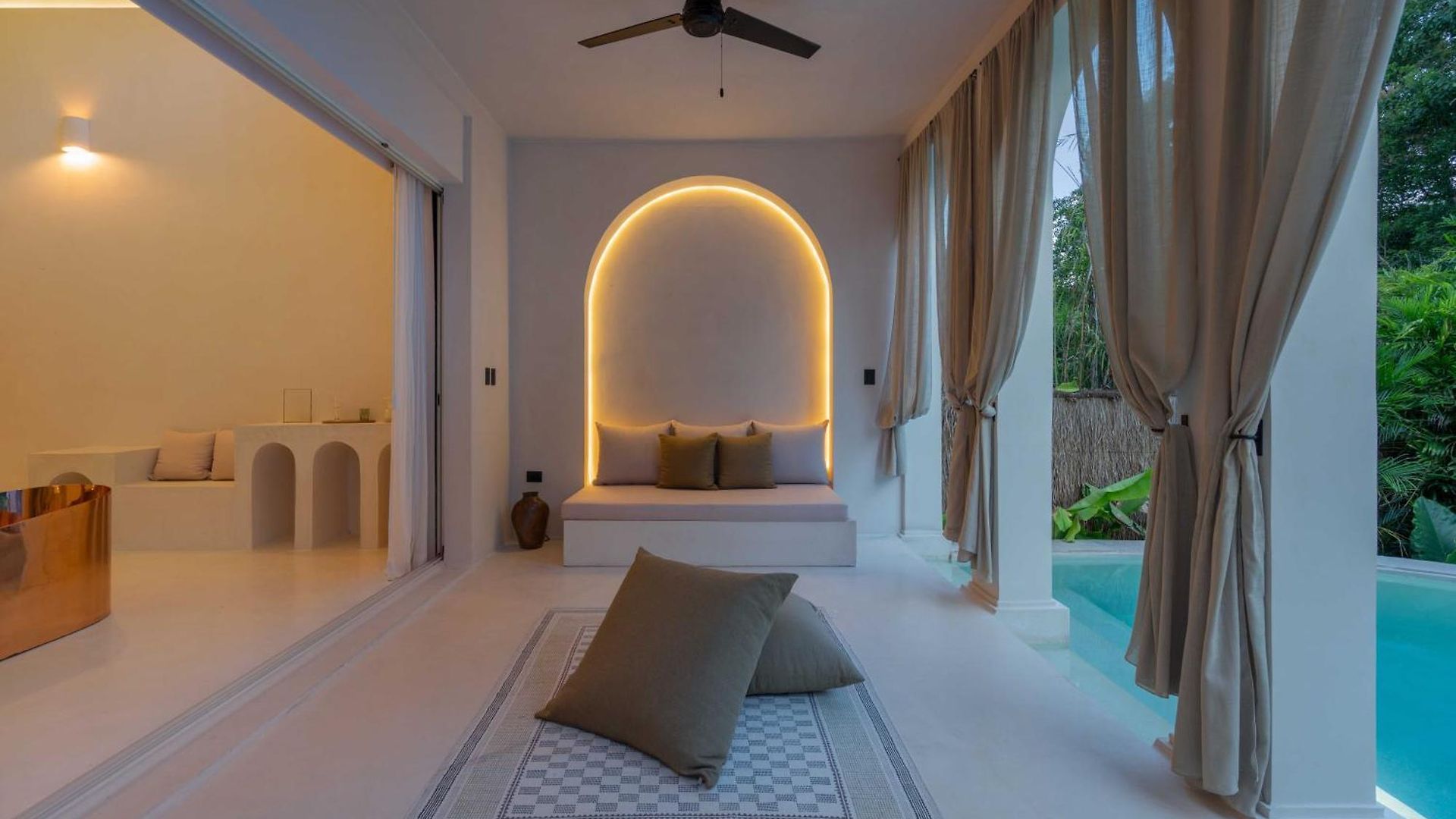 Anat Tantric Boutique 5*