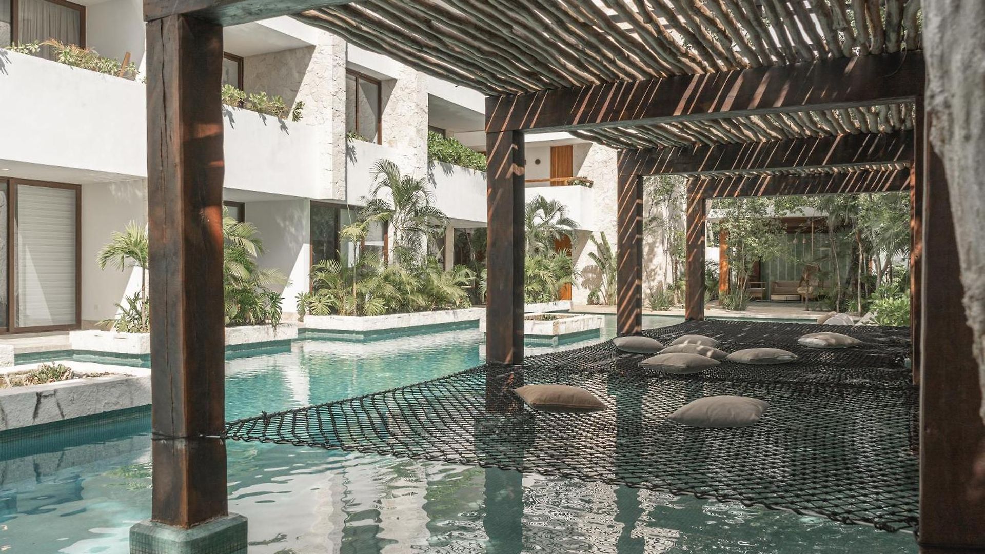 Omara Tulum