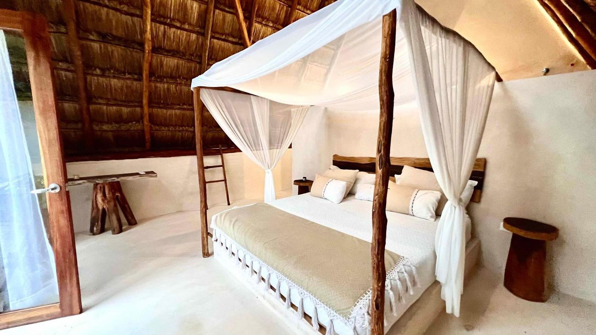 Tzunum Jade Lodge Tulum