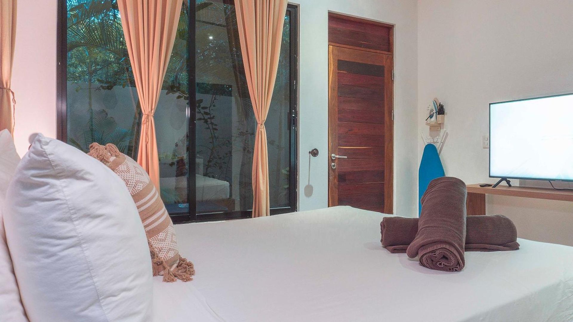 Aparthotel Naats Amigos
