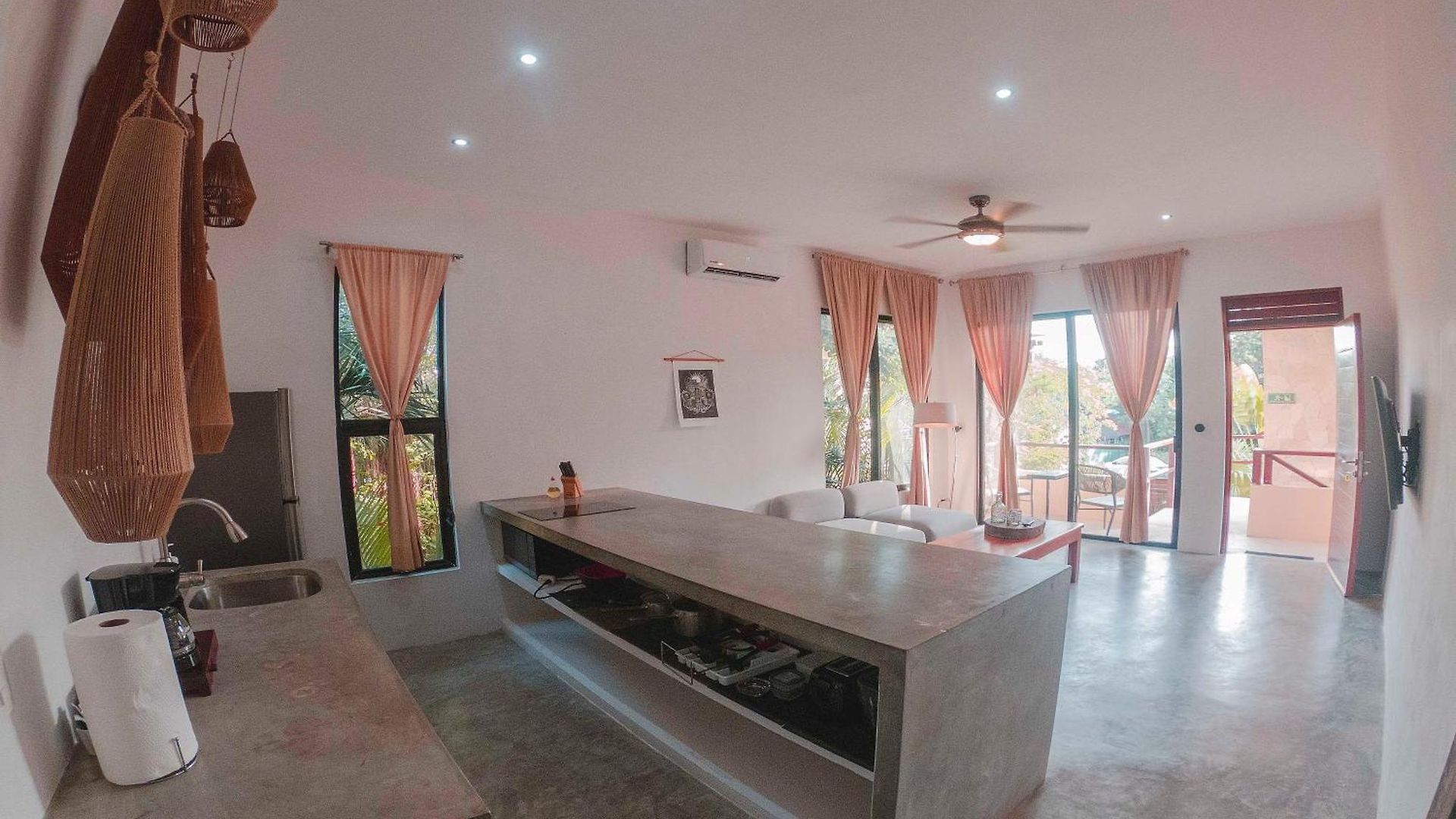 Naats Amigos Aparthotel 3*