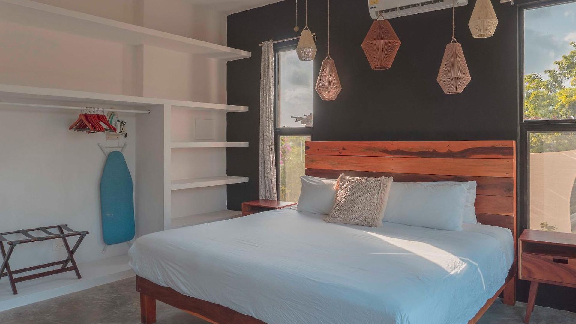 Naats Amigos Aparthotel 3*