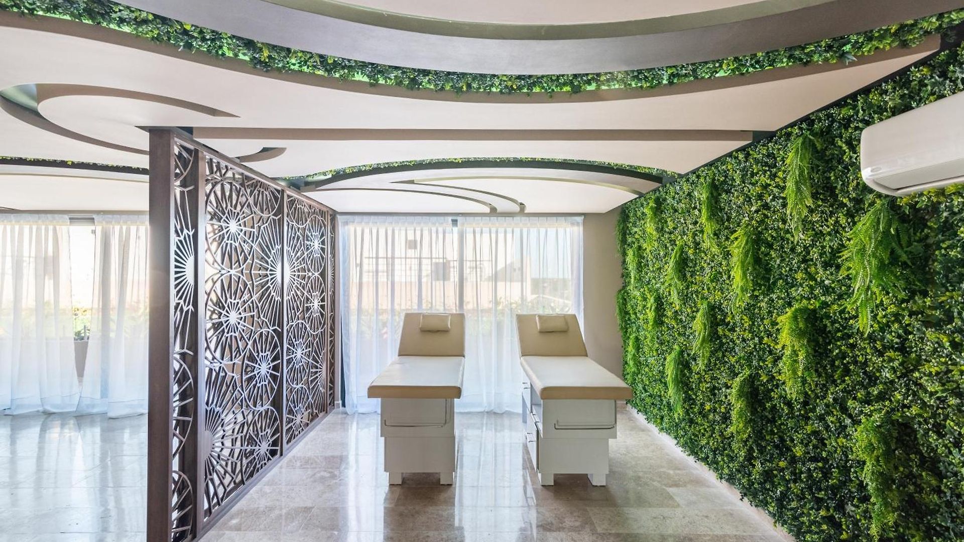 Menesse Luxury By Spot *