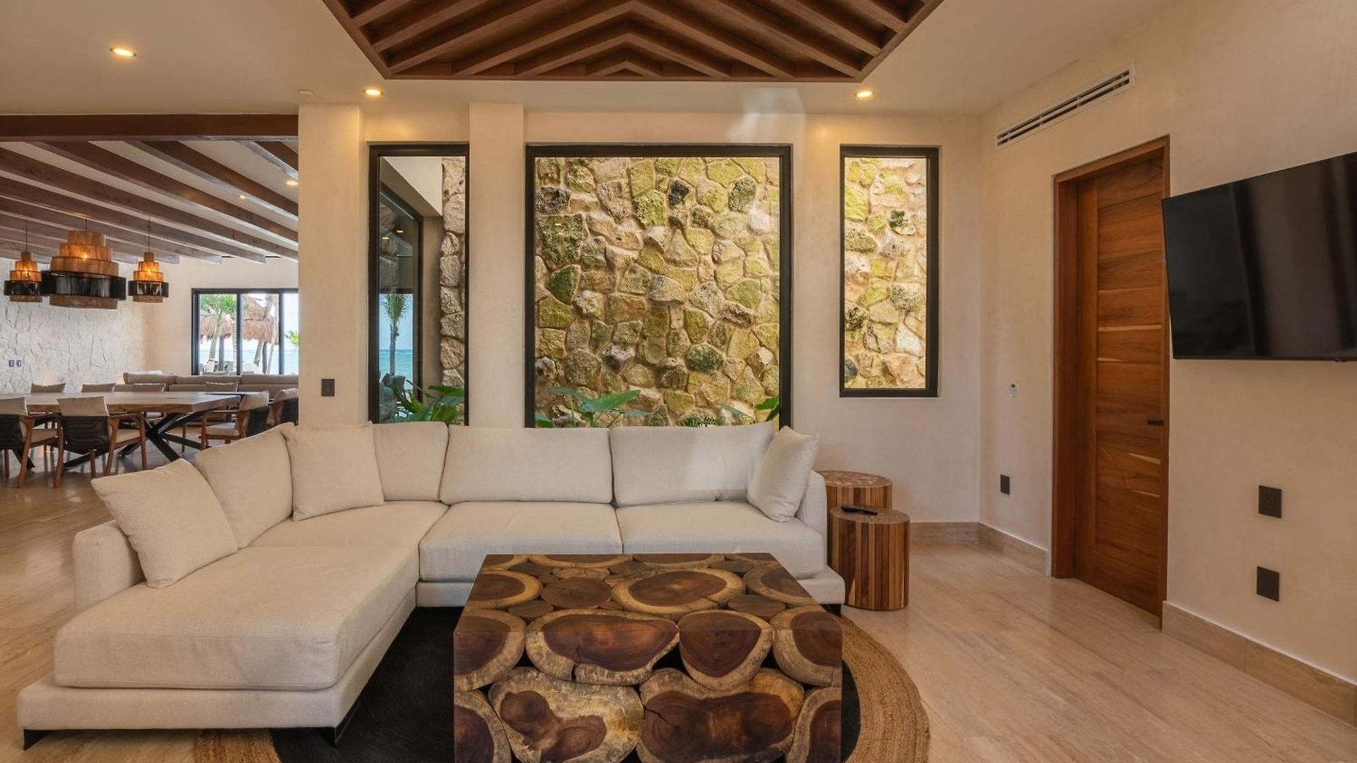 Tulumar Beachfront Luxury Villa- Full Service Villa *