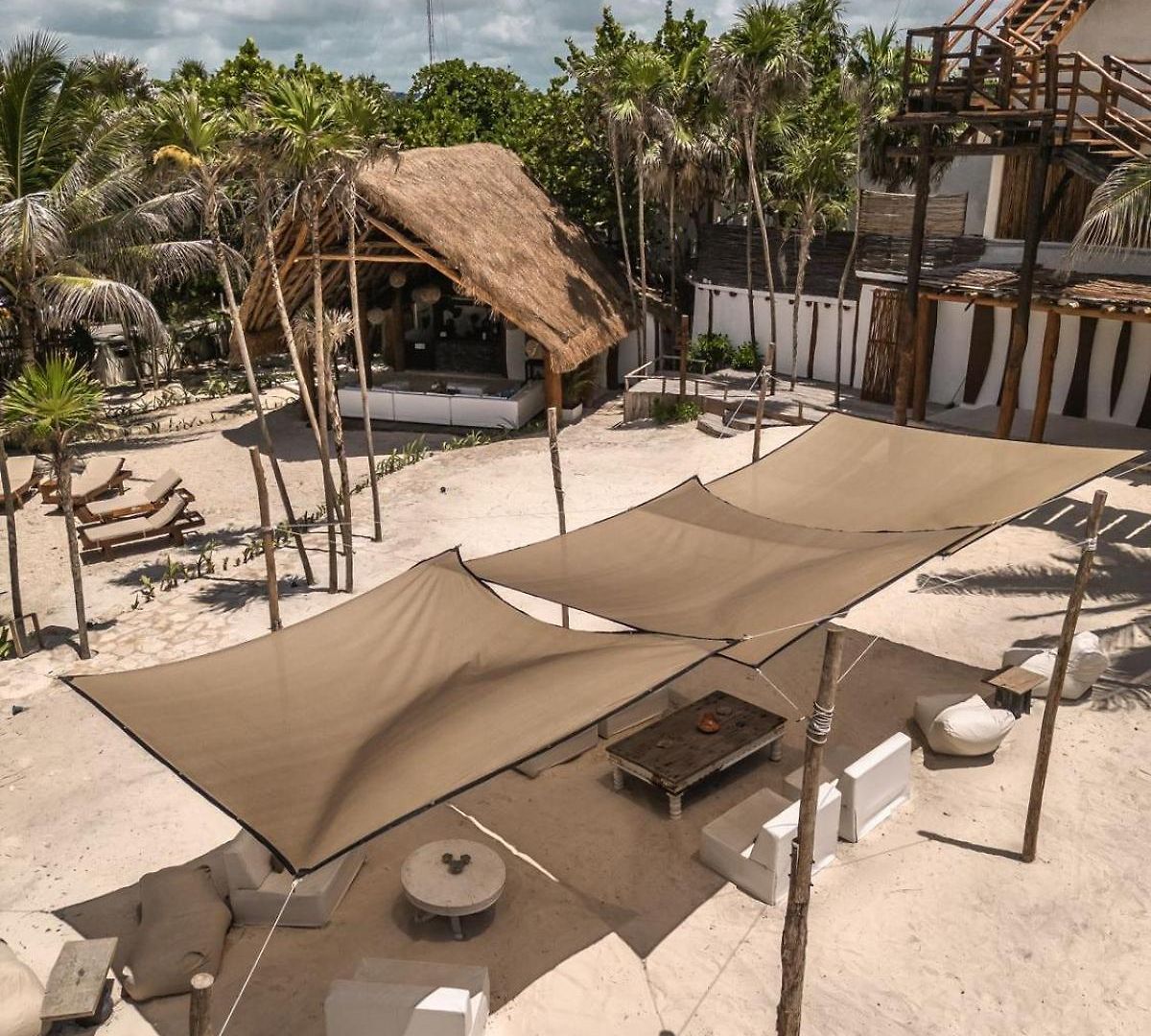 Hotel Niken Beachfront 4*
