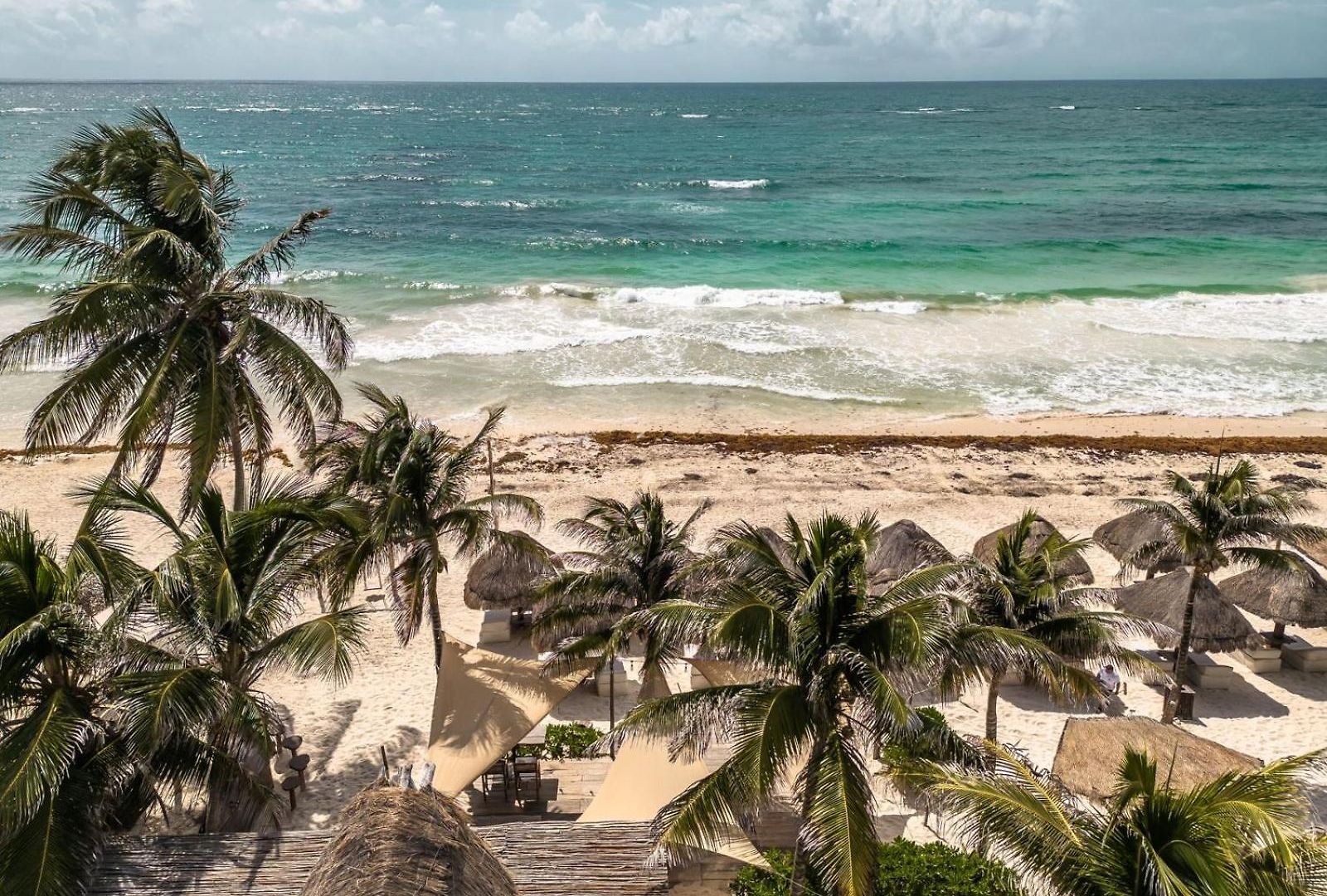 Niken Beachfront Hotel 4*