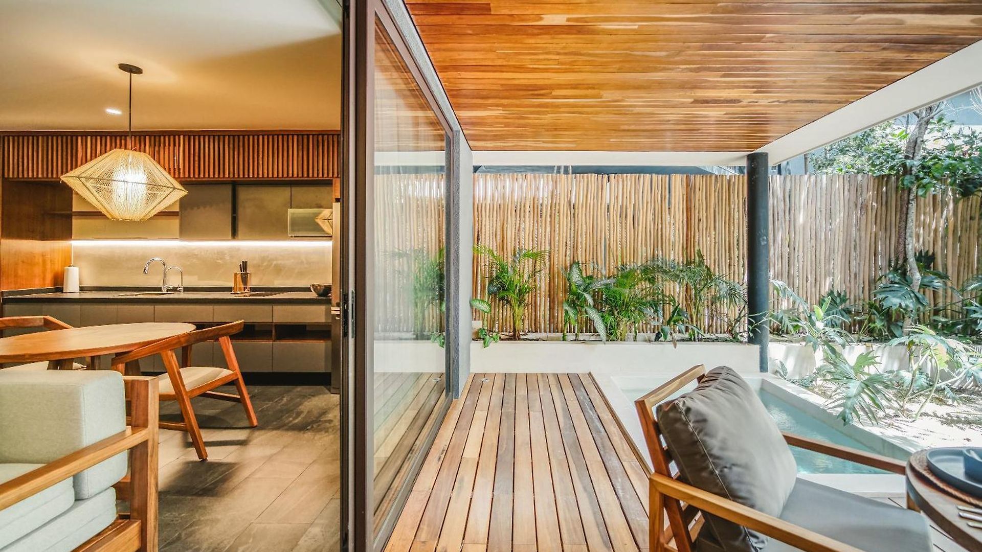 Tropical Oasis With Plunge Pool & Peaceful Garden - Mira Luna 131c