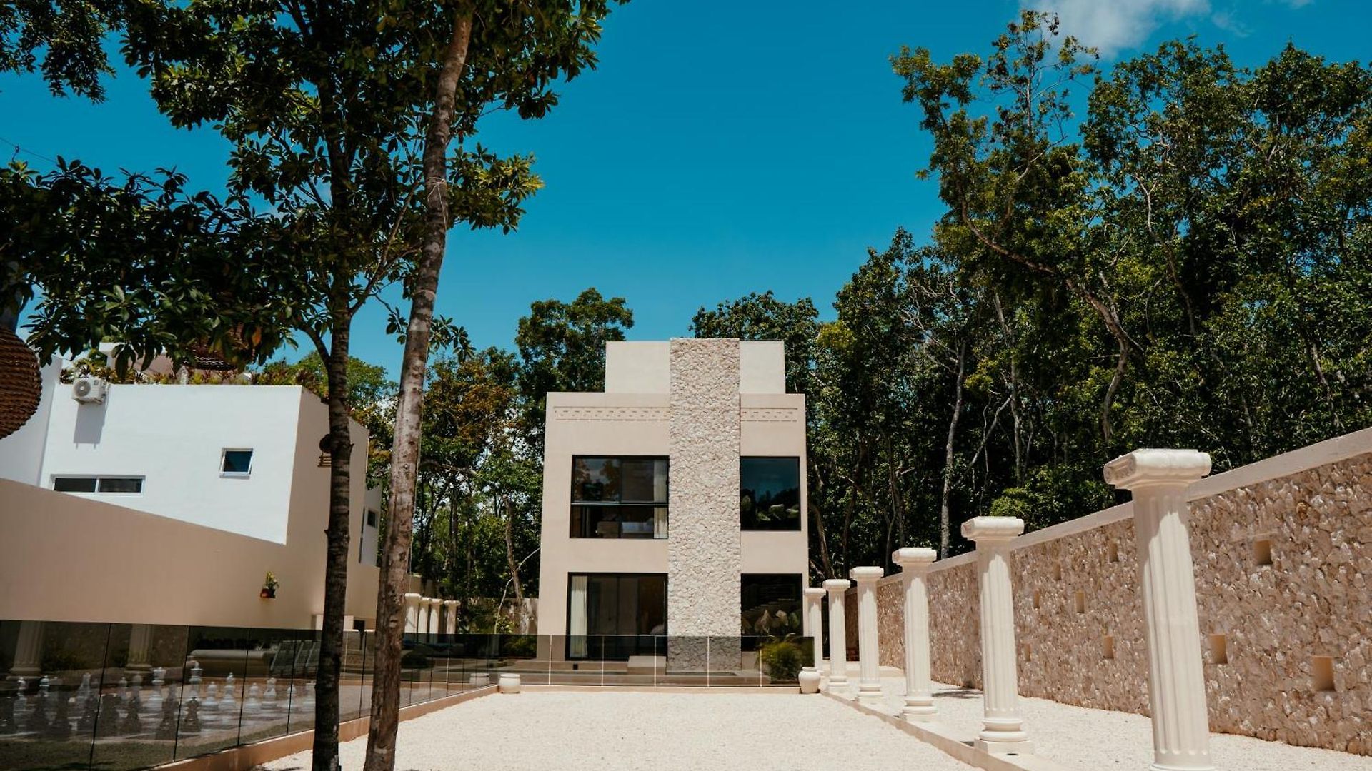 Luxury Large Villa/2 Pools/ Jacuzzi/rooftop/cenote View Villa Tulum