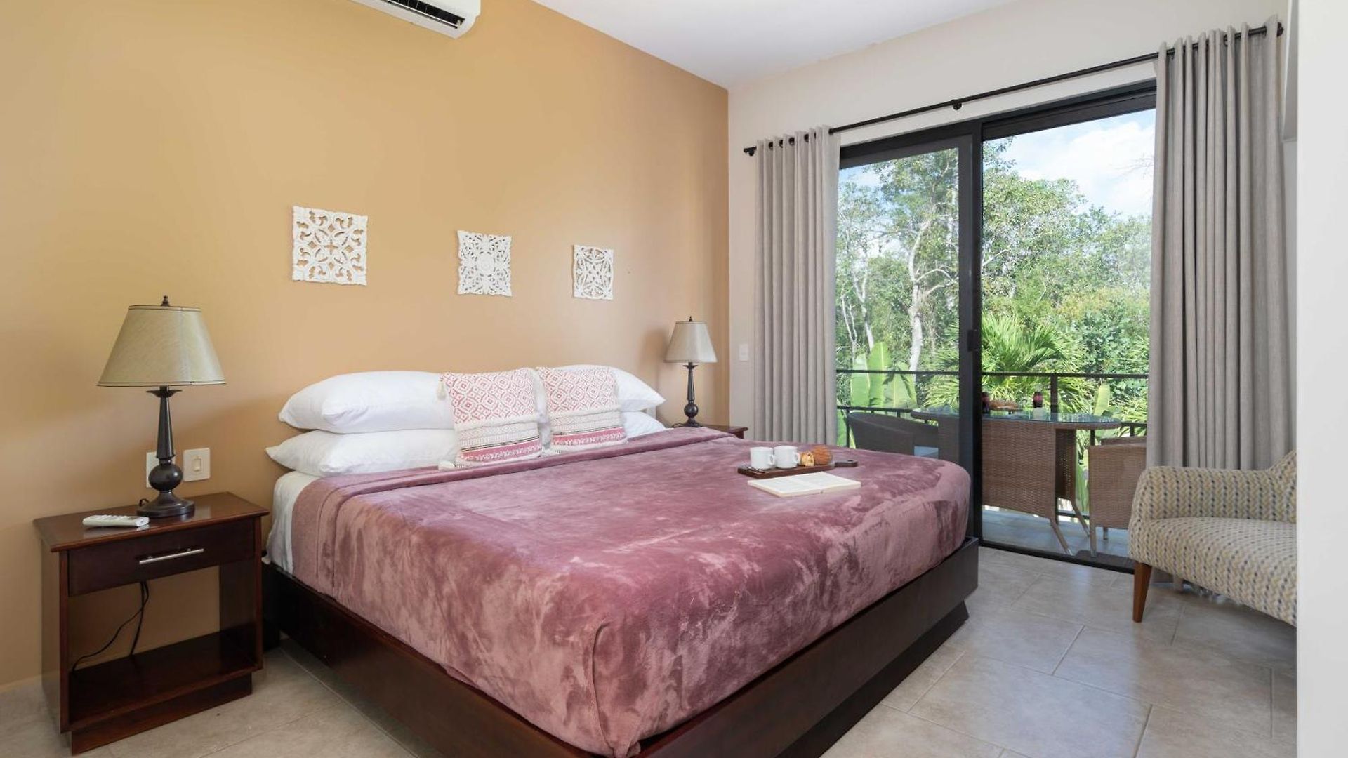 Stunning For 10-cabana-private Pool-parking