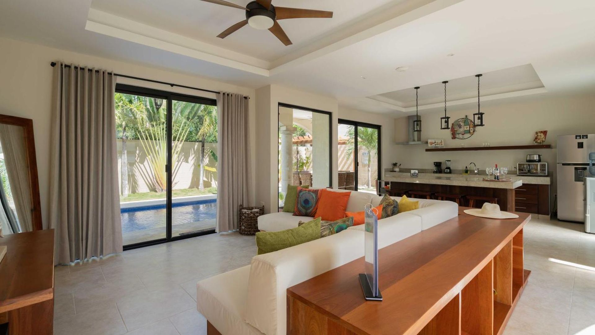 Сasa de vacaciones Stunning For 10-cabana-private Pool-parking