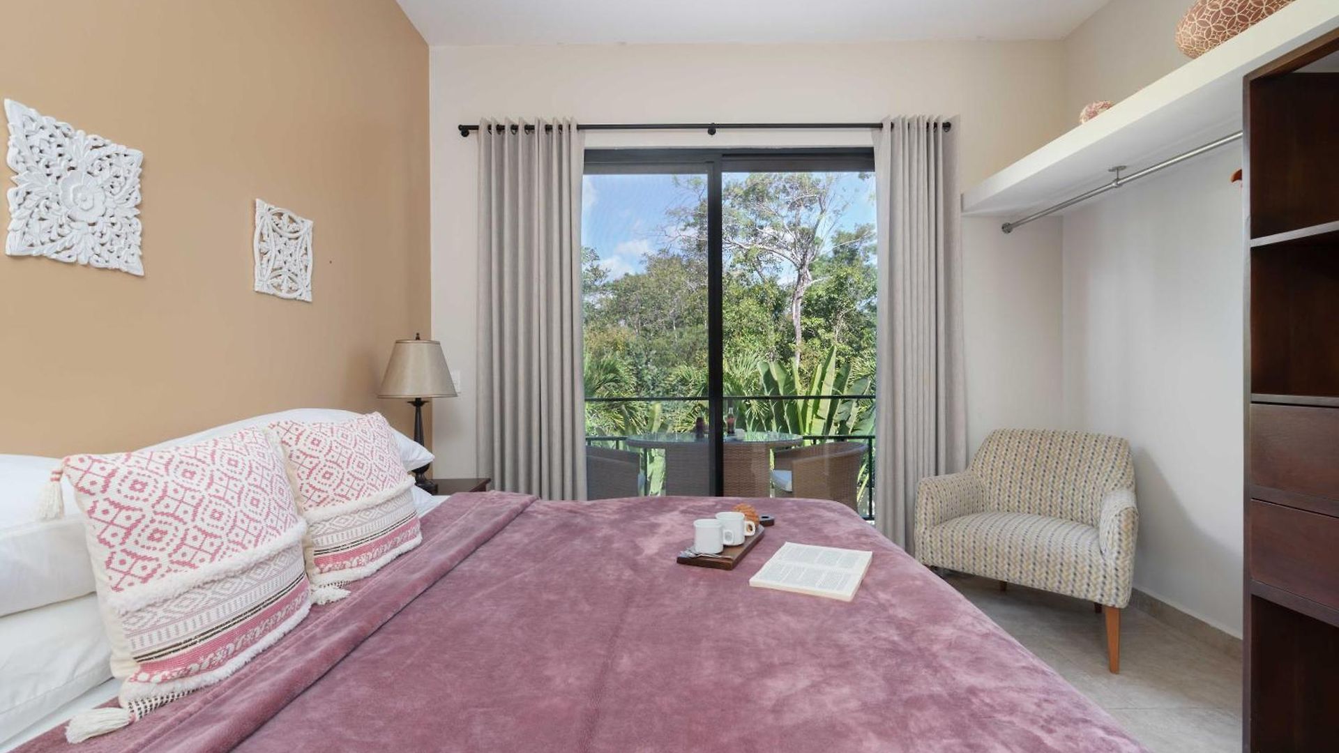 Stunning For 10-cabana-private Pool-parking