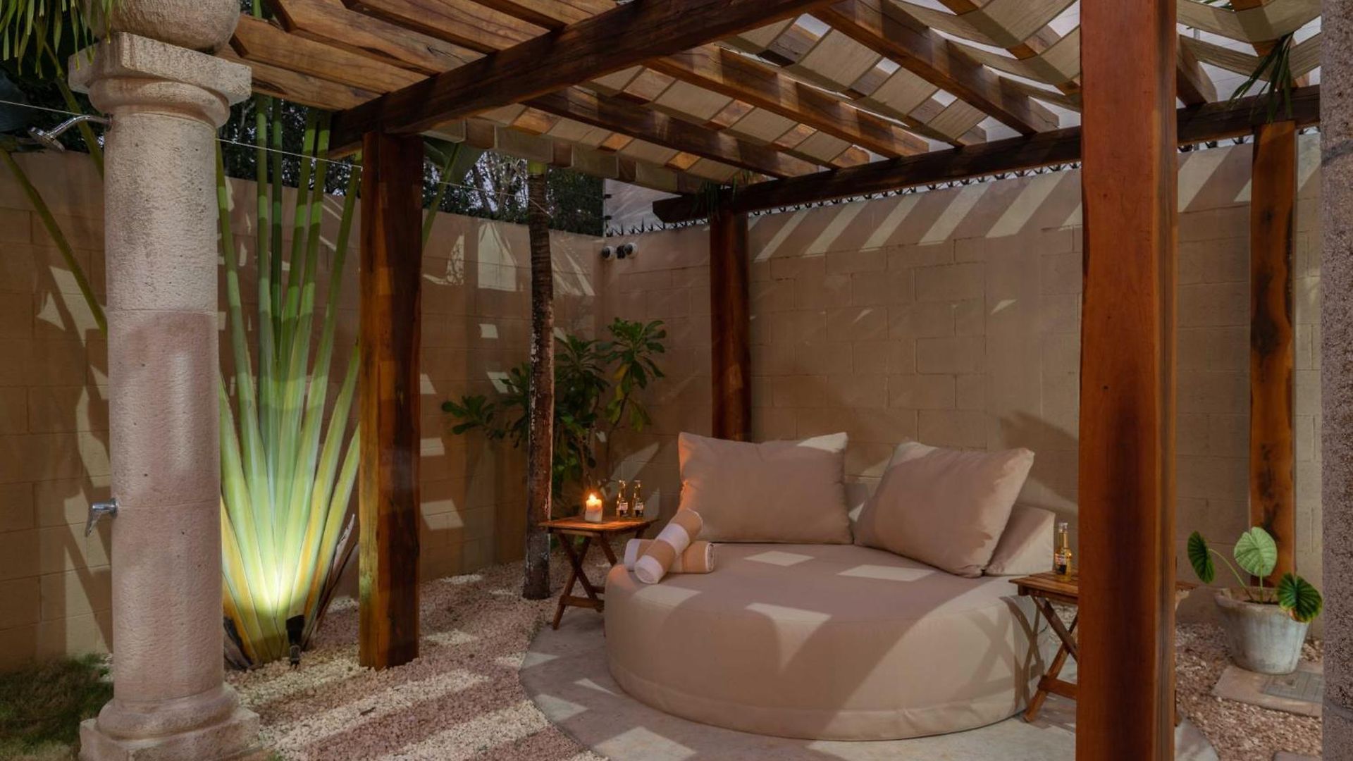 Stunning For 10-cabana-private Pool-parking *