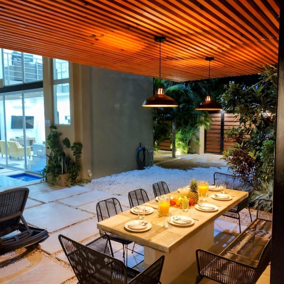 Holiday home Private Modern Villa-pool Beds-ac-internet-parking-grill