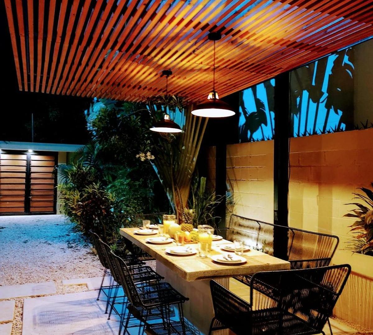 Private Modern Villa-pool Beds-ac-internet-parking-grill