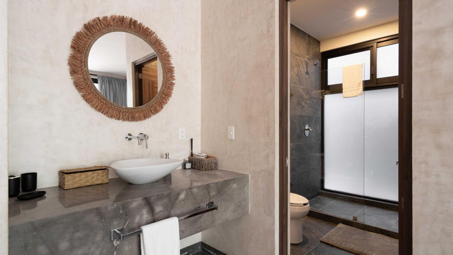Twelve O'clock - Luxury Villa