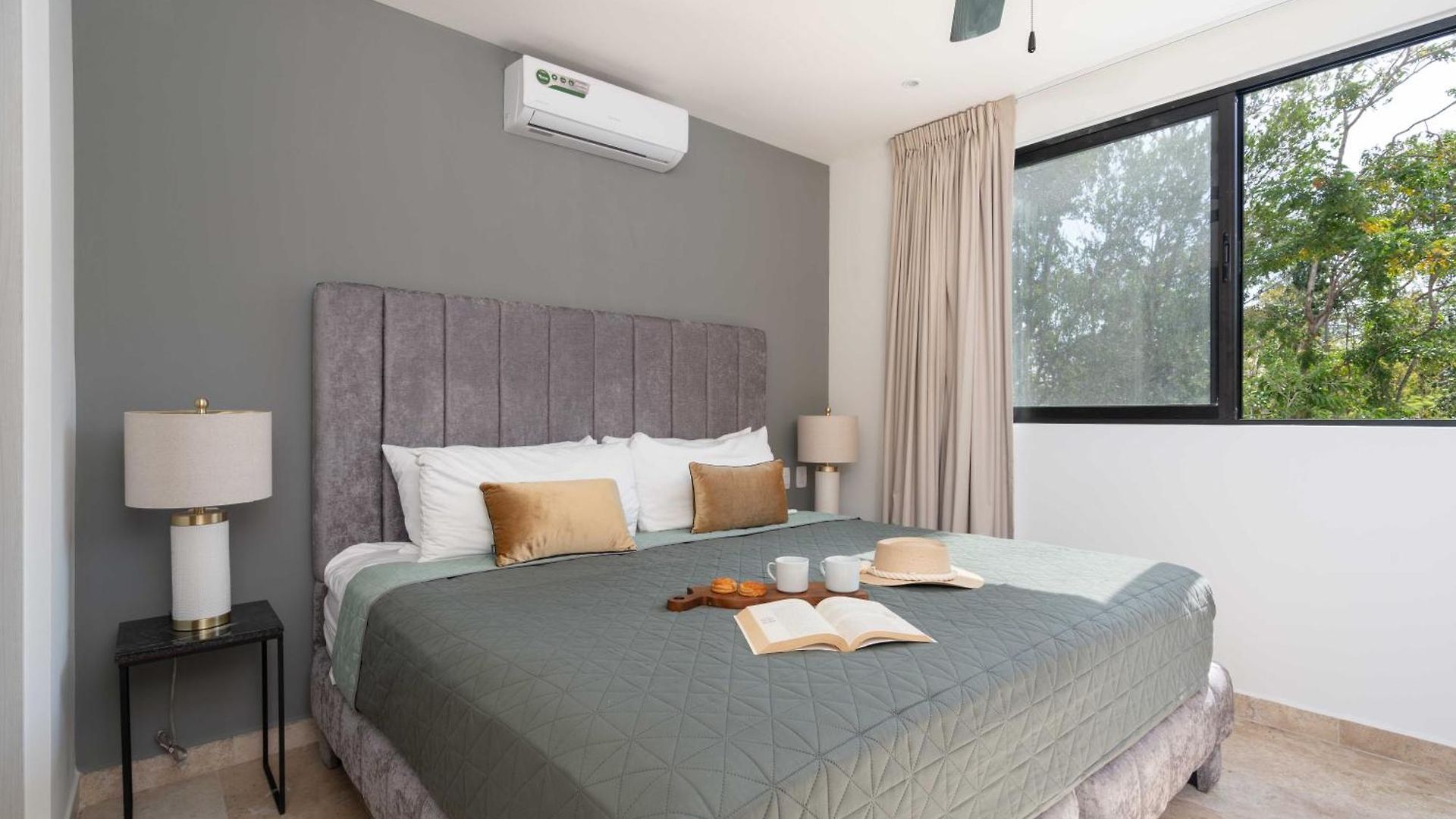 2bd With Rooftop Pool Near *