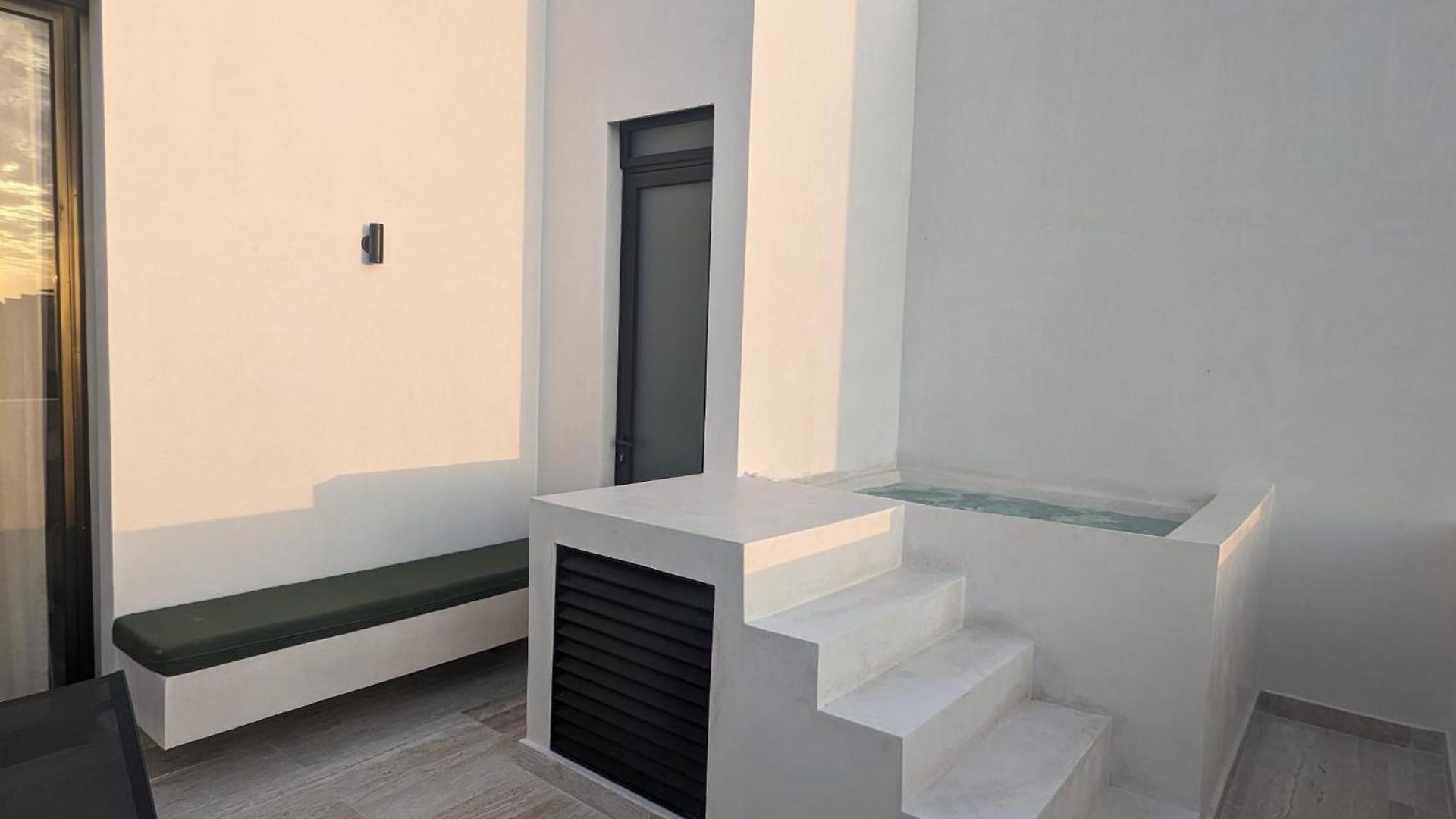 New Luxury Ph With Private Terrace & Plunge Pool