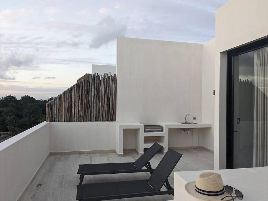 New Luxury Ph With Private Terrace & Plunge Pool *