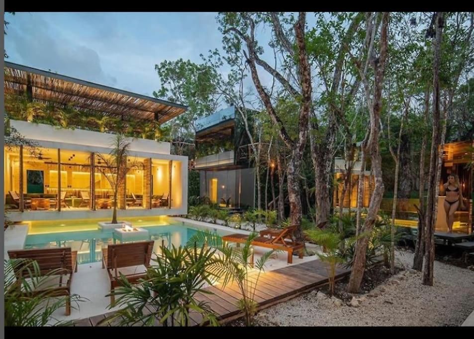 Jungle Treehouse *
