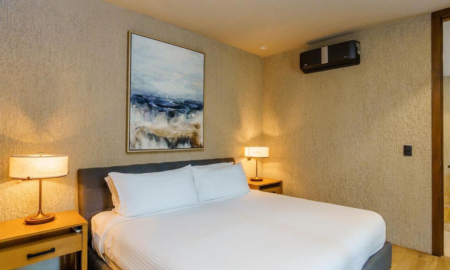 Apartment Luxurious Oasis Jacuzzi With Art Gallery And Pool *