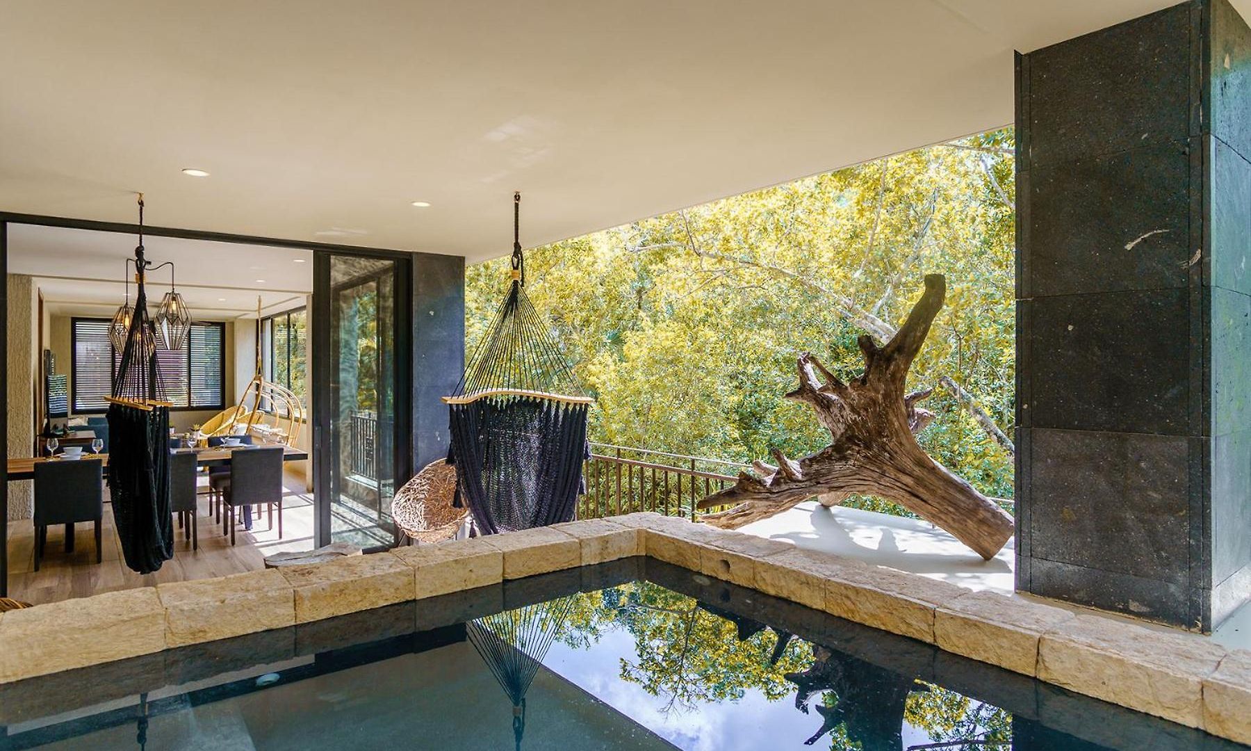 Luxurious Oasis Jacuzzi With Art Gallery And Pool Apartment