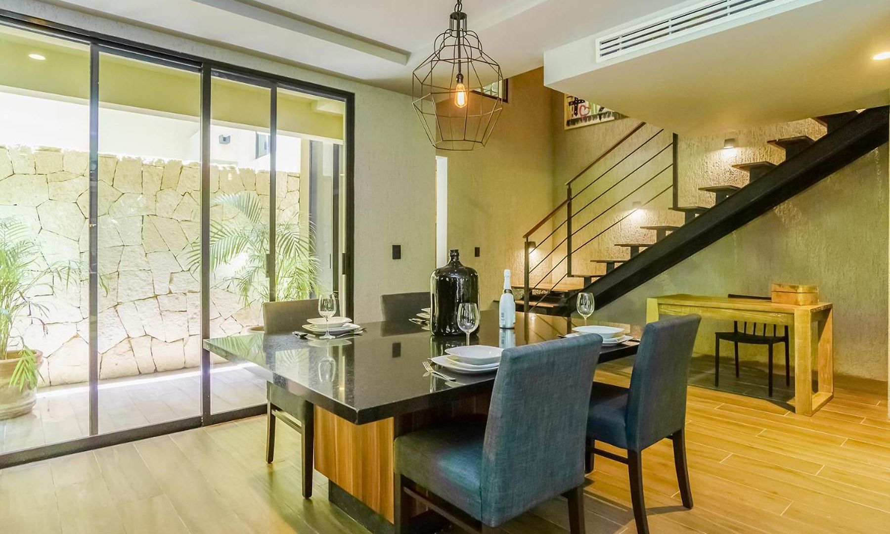 Apartment Luxurious Oasis Jacuzzi With Art Gallery And Pool