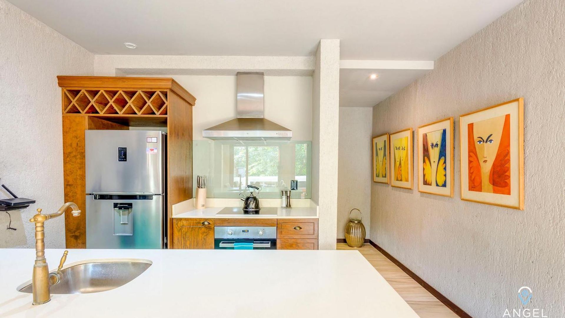 Apartment Luxurious Oasis Jacuzzi With Art Gallery And Pool
