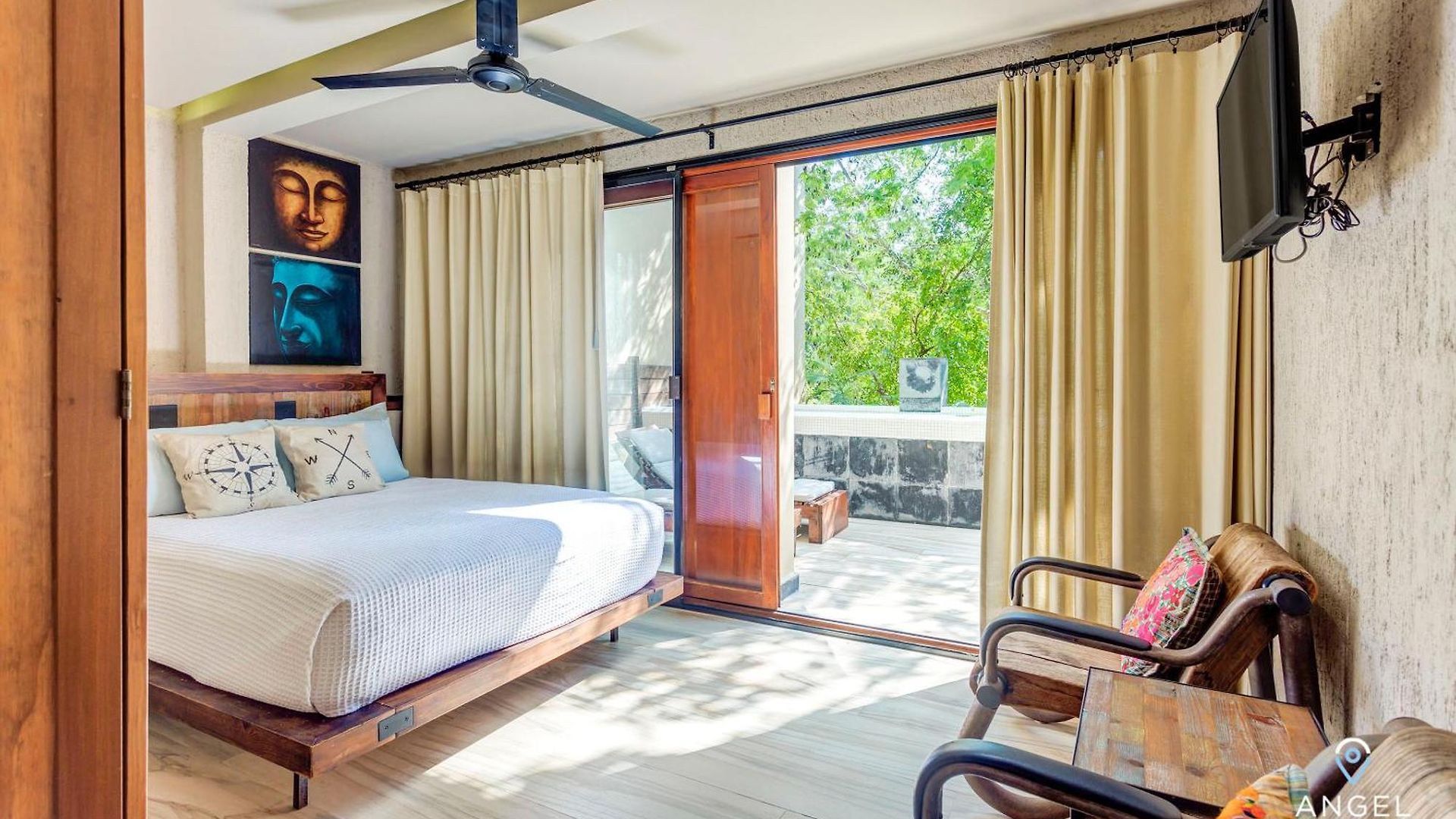 Apartment Luxurious Oasis Jacuzzi With Art Gallery And Pool