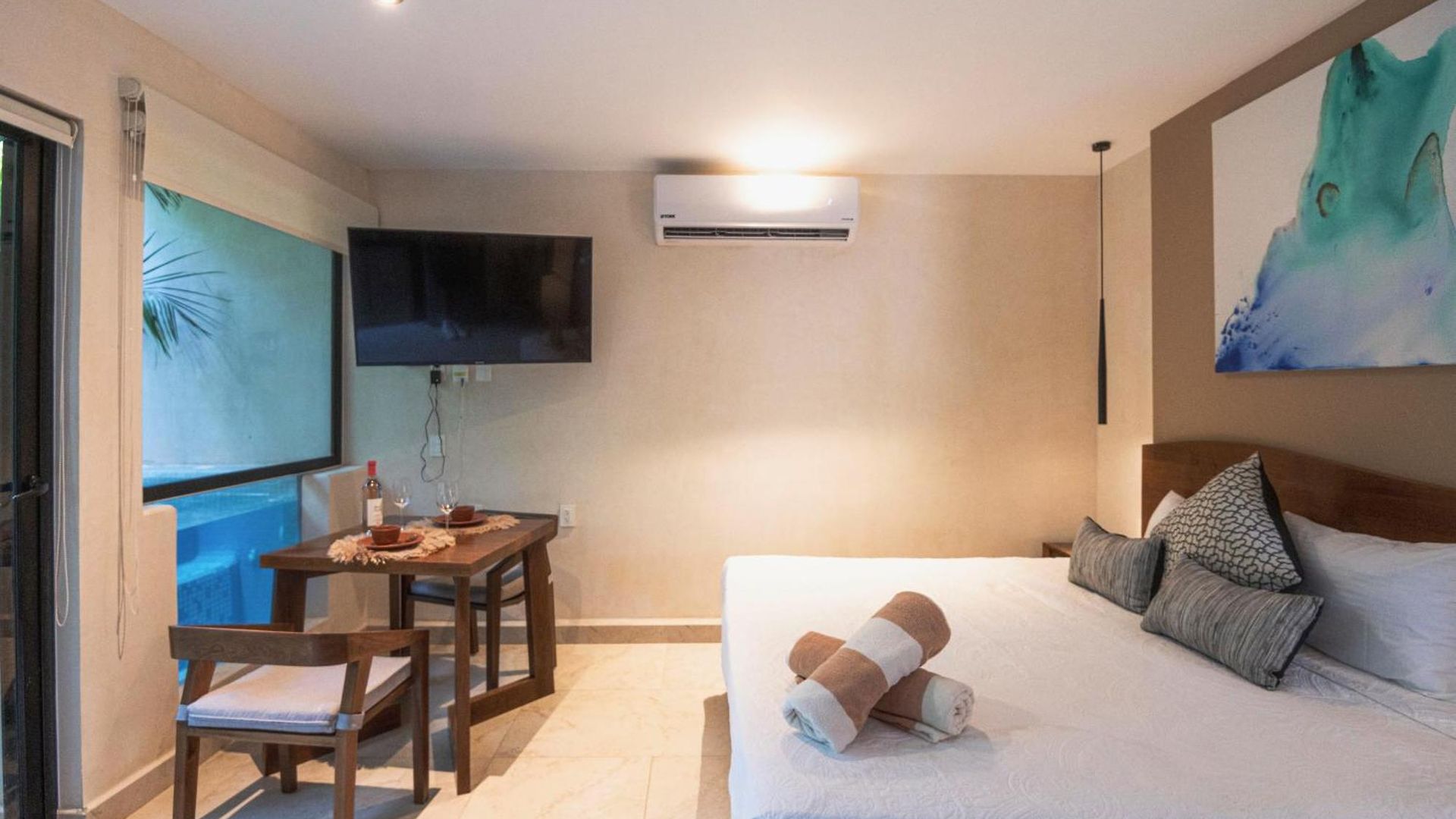 Cacao - With Exterior Plunge Pool Washer & Dryer *