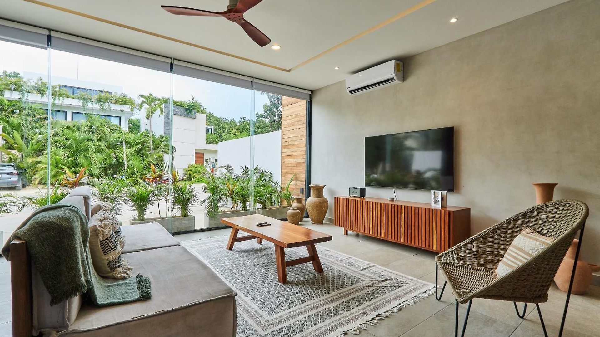 Casa Aventura Secluded Oasis 24h Security Near Sandy Beaches *