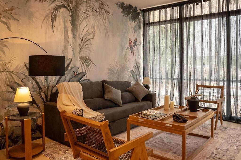 Boho-chic 1br With Private Terrace Apartment *